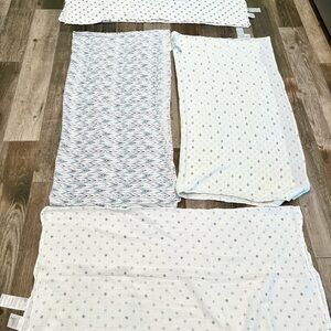 Aden + Anais Swaddle Blankets Leaves/arrows /Spots/Stars Lot of 4 EUC